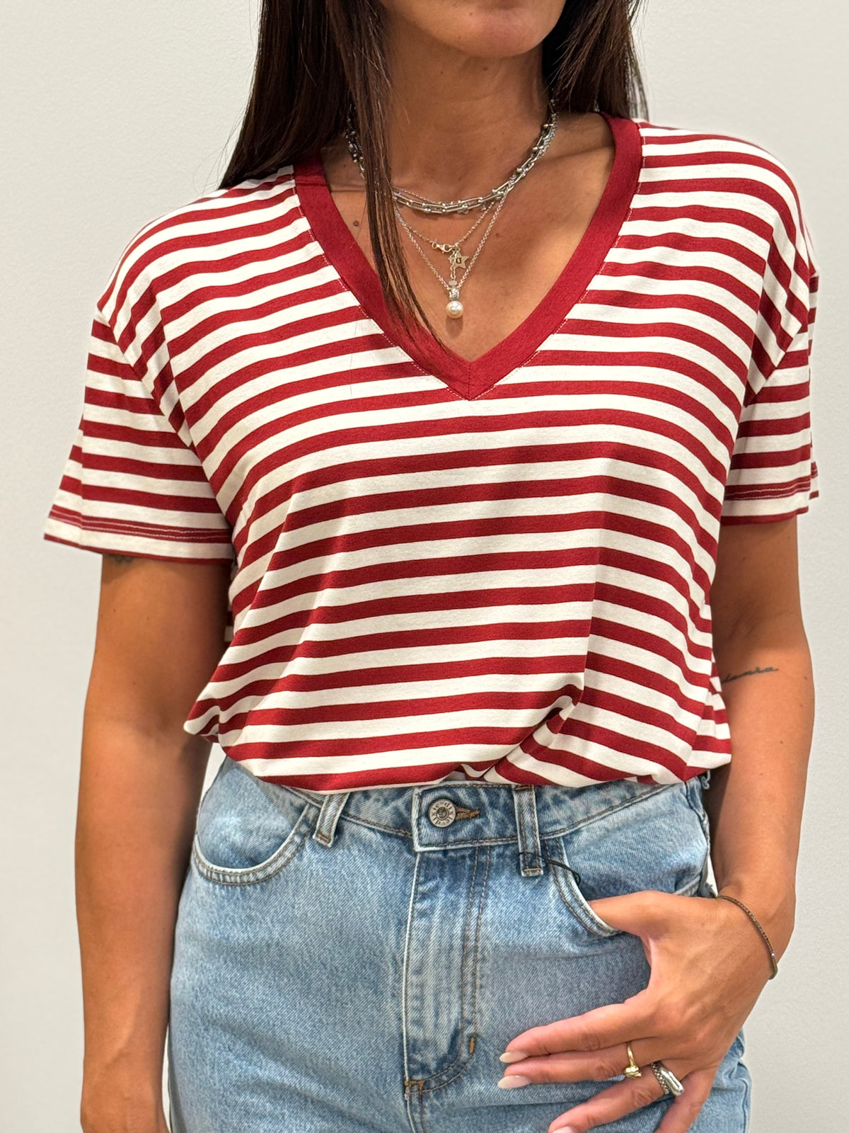 T-SHIRT A V RIGHE