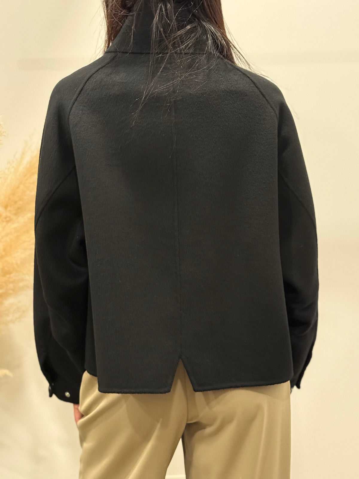 CAPPOTTO CORTO CON TASCONI