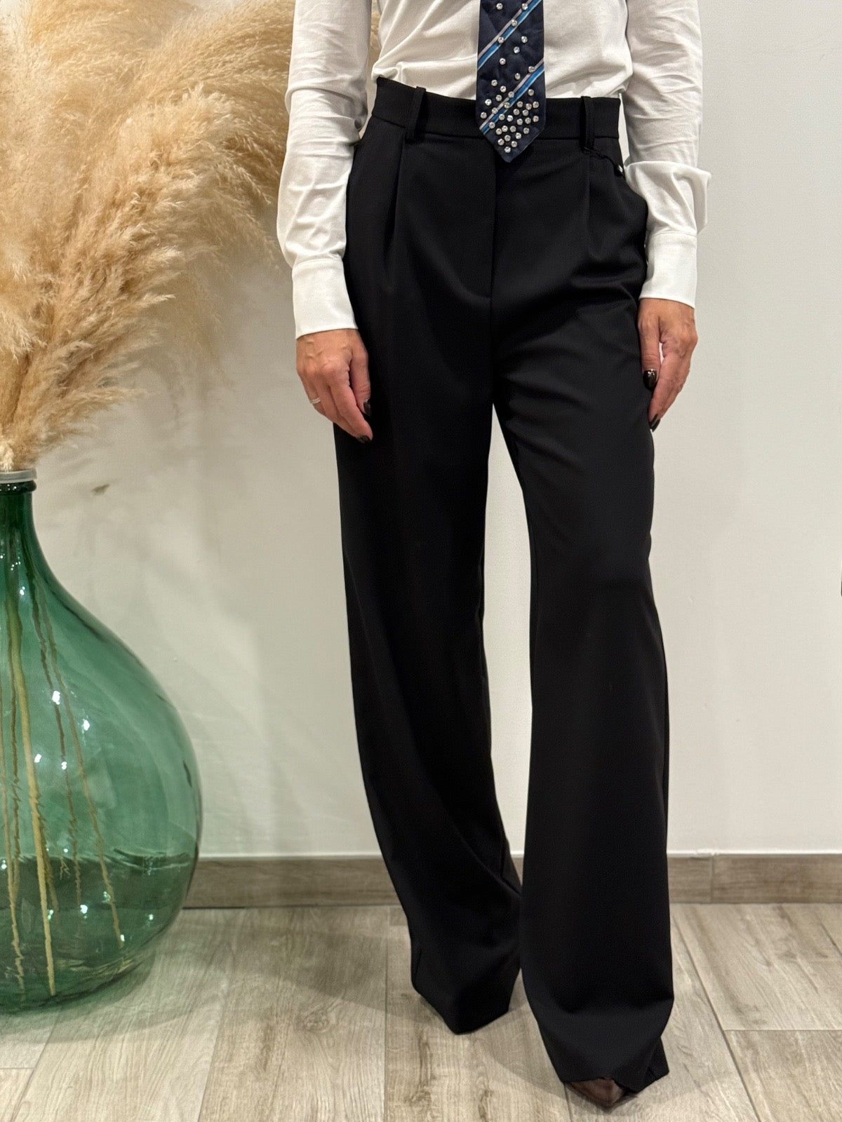 PANTALONE GAMBA LARGA(variante colore)