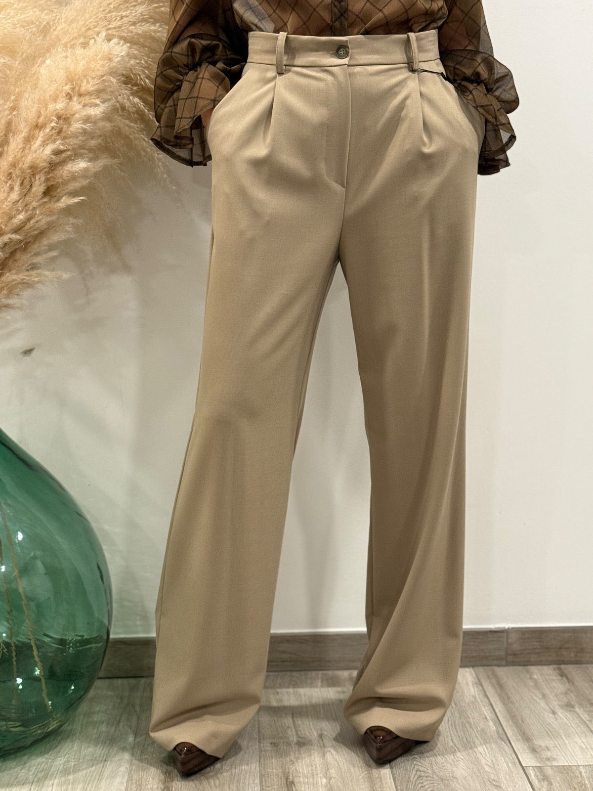 PANTALONE GAMBA LARGA(variante colore)