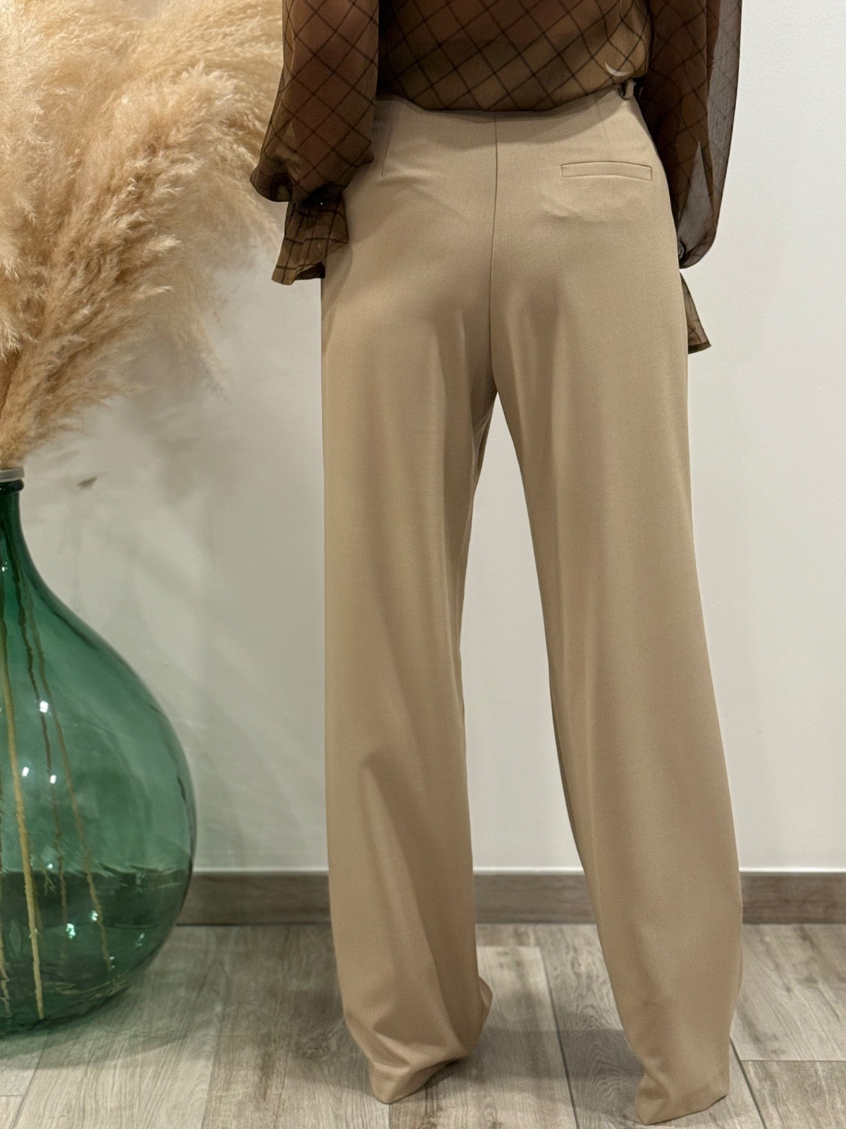 PANTALONE GAMBA LARGA(variante colore)