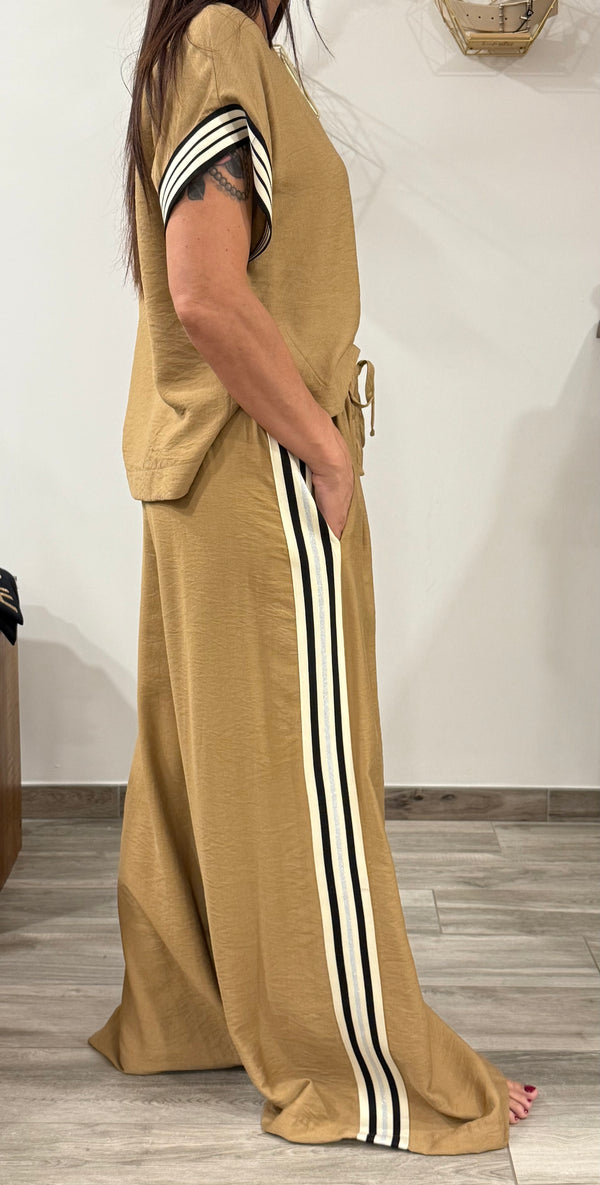 PANTALONE GAMBA LARGA CON STRISCE(variante colore)