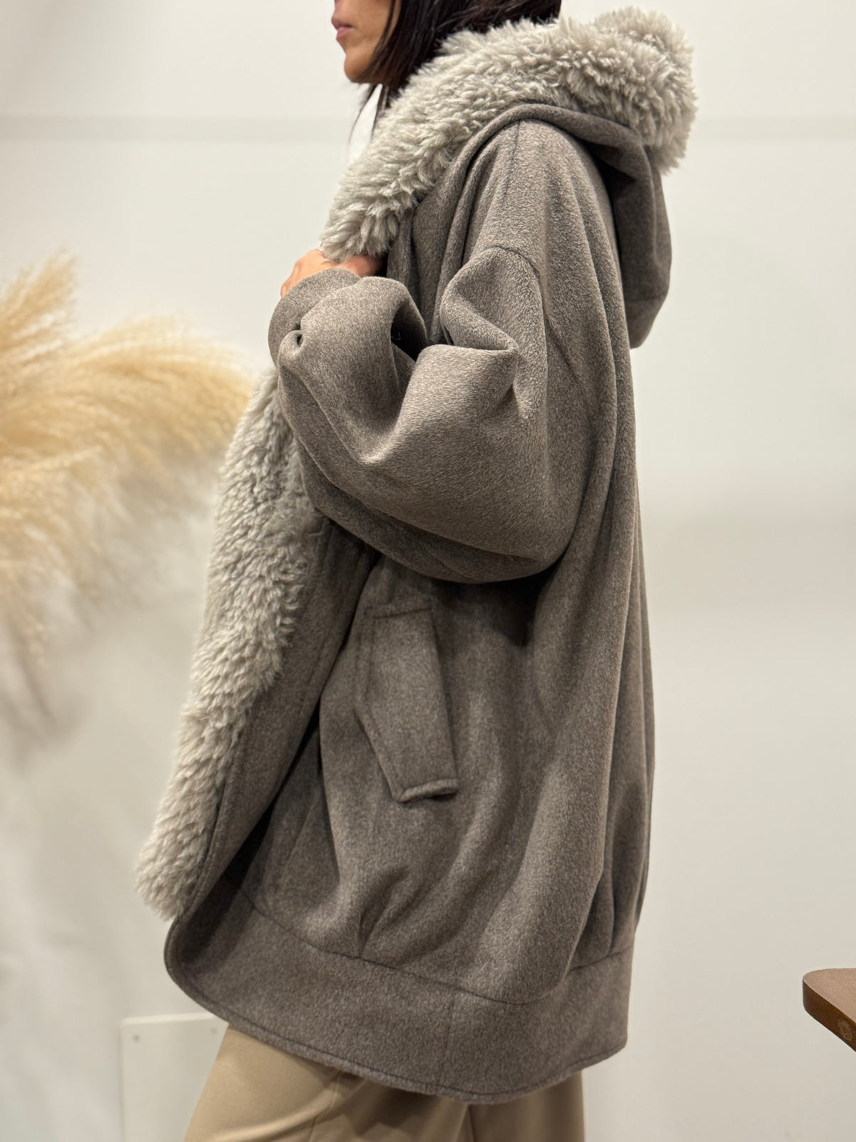 CAPPOTTO CAPPUCCIO E PELO