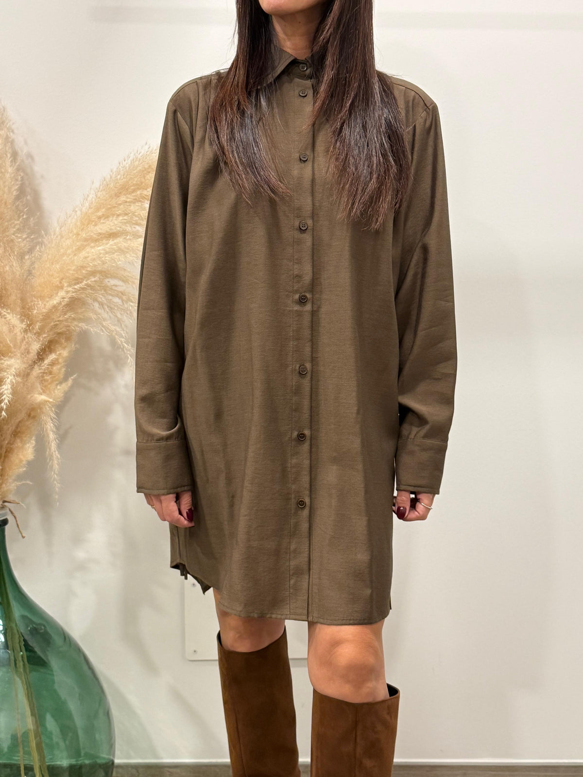 ABITO CAMICIA CON CHIUSURA A INCROCIO SUL RETRO