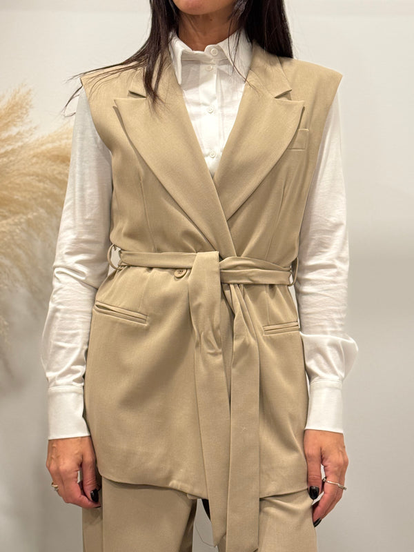 GILET DOPPIOPETTO CON CINTURA (variante colore)