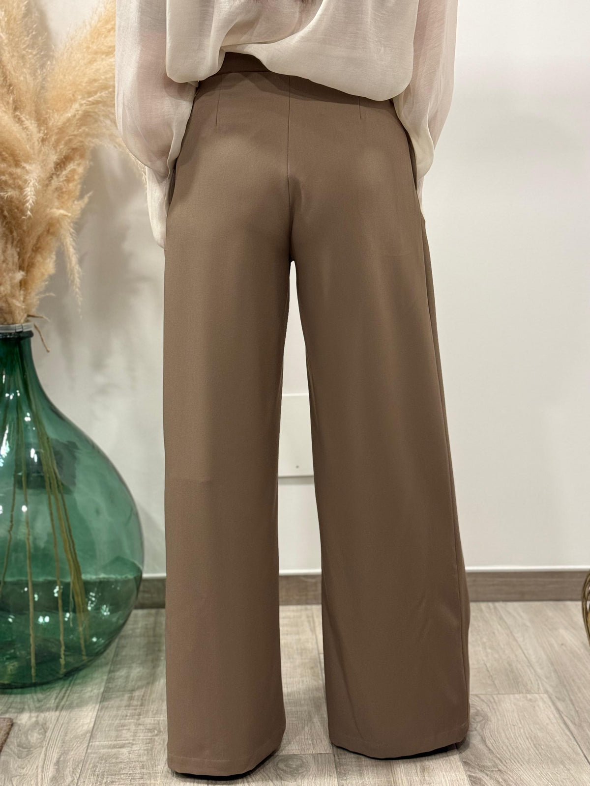 PANTALONE GAMBA LARGA(variante colore)