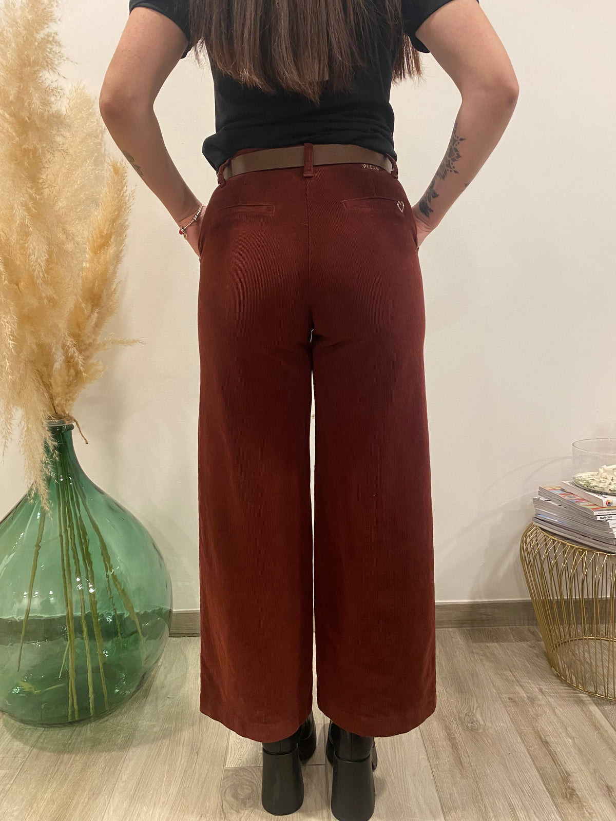 PANTALONI A COSTE CROP