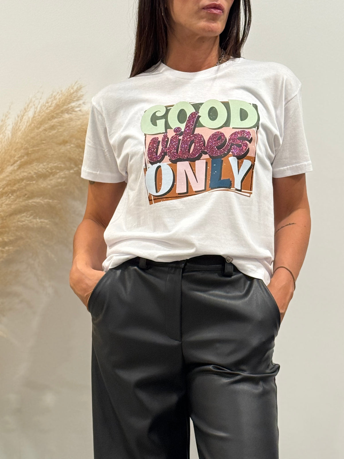 T-SHIRT good vibes only